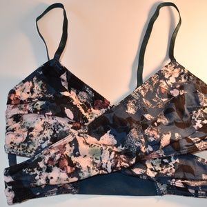 FP XS NWT Wrap It Up Jade Crop Sports Bra Floral